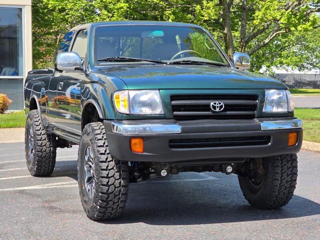 1999 Toyota Tacoma 4X4 / V6 3.4 L / TOP SHAPE / NEW TIRES + LIFT