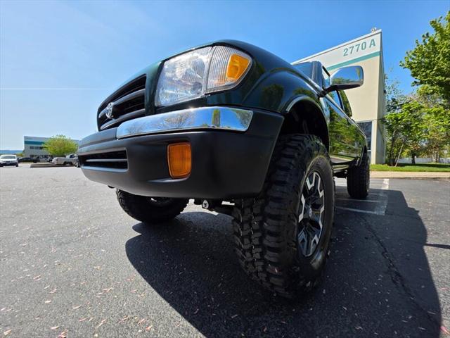 1999 Toyota Tacoma 4X4 / V6 3.4 L / TOP SHAPE / NEW TIRES + LIFT