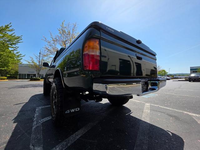 1999 Toyota Tacoma 4X4 / V6 3.4 L / TOP SHAPE / NEW TIRES + LIFT