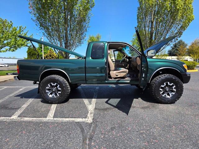 1999 Toyota Tacoma 4X4 / V6 3.4 L / TOP SHAPE / NEW TIRES + LIFT