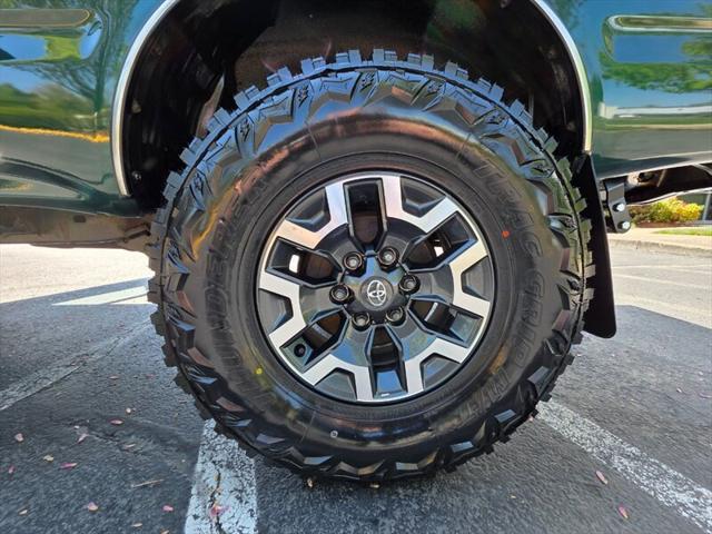 1999 Toyota Tacoma 4X4 / V6 3.4 L / TOP SHAPE / NEW TIRES + LIFT