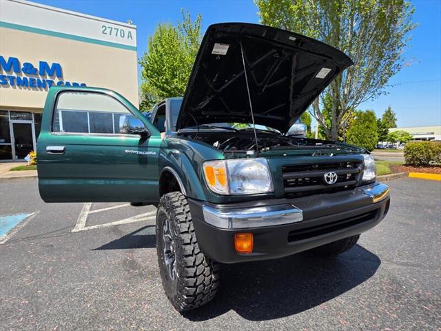 1999 Toyota Tacoma 4X4 / V6 3.4 L / TOP SHAPE / NEW TIRES + LIFT