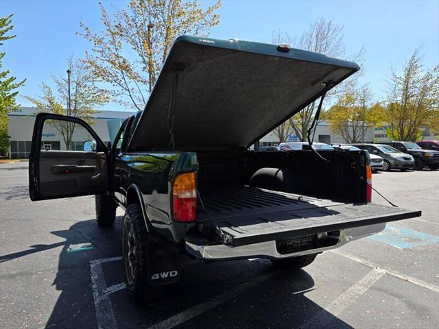 1999 Toyota Tacoma 4X4 / V6 3.4 L / TOP SHAPE / NEW TIRES + LIFT