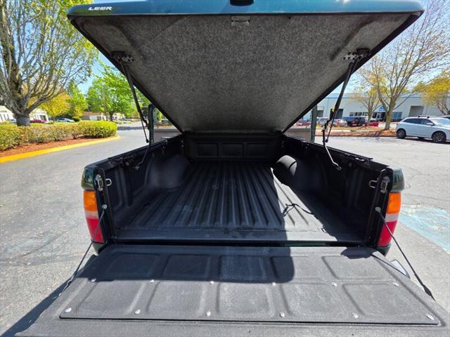 1999 Toyota Tacoma 4X4 / V6 3.4 L / TOP SHAPE / NEW TIRES + LIFT