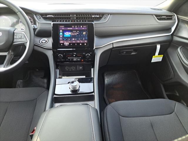 2025 Jeep Grand Cherokee GRAND CHEROKEE L LAREDO X 4X4