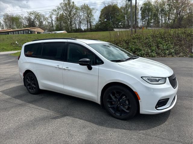 2024 Chrysler Pacifica Touring L AWD