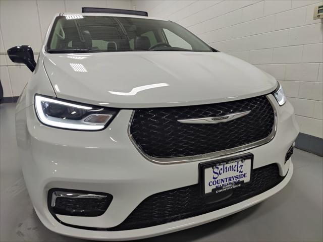 2024 Chrysler Pacifica Limited AWD