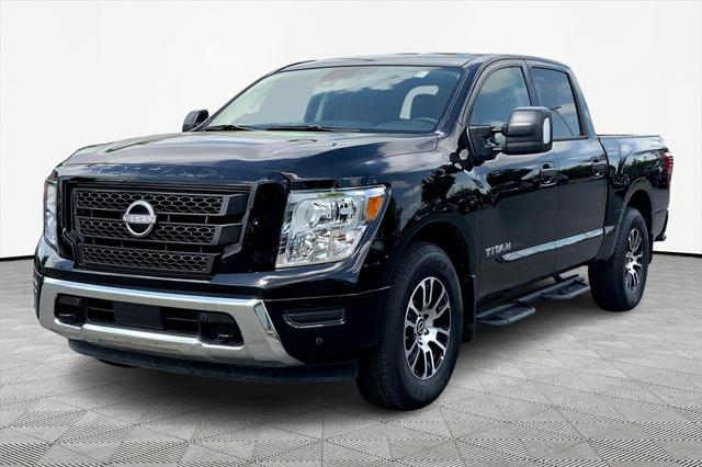 2024 Nissan TITAN Crew Cab SV 4x2