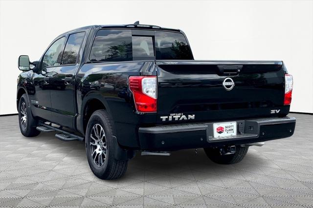 2024 Nissan TITAN Crew Cab SV 4x2