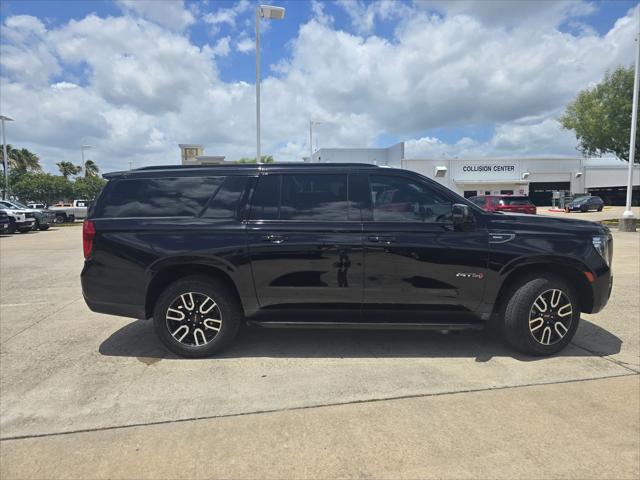 2023 GMC Yukon XL 4WD AT4