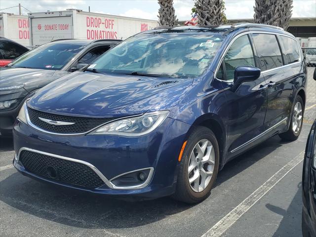 2017 Chrysler Pacifica Touring-L Plus