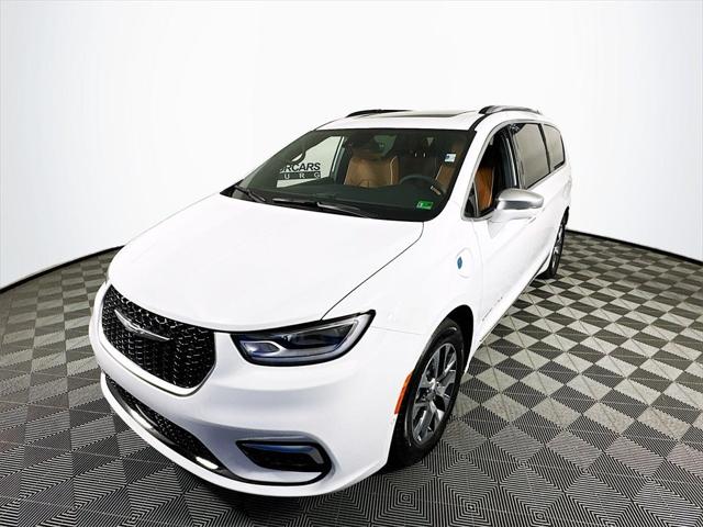 2024 Chrysler Pacifica Hybrid Pinnacle