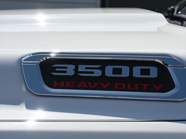 2023 RAM 3500 Tradesman Crew Cab 4x4 8 Box