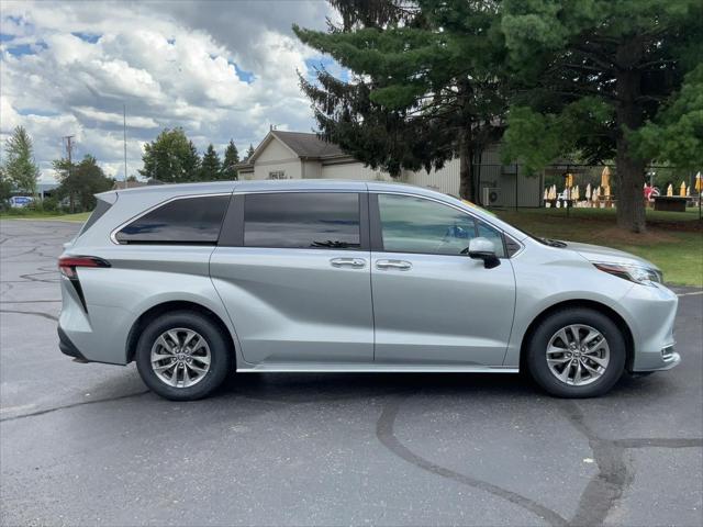 2022 Toyota Sienna XLE