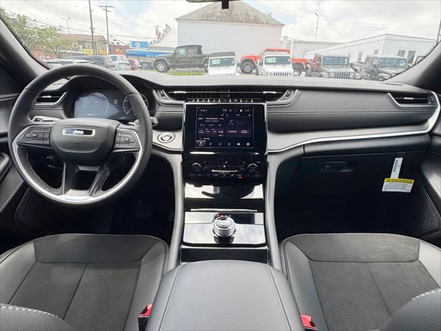 2025 Jeep Grand Cherokee Altitude X 4x4