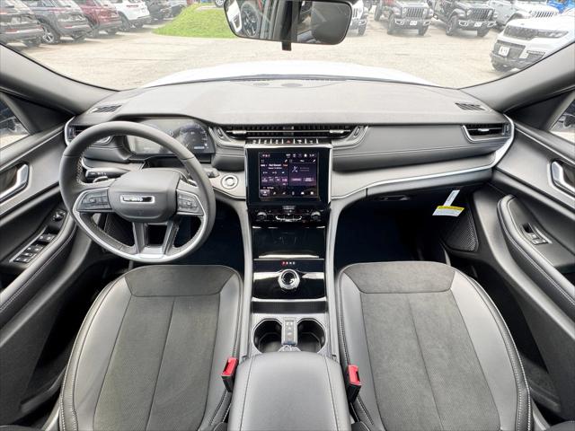 2025 Jeep Grand Cherokee Altitude X 4x4