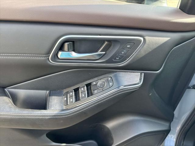 2023 Nissan Rogue Platinum FWD