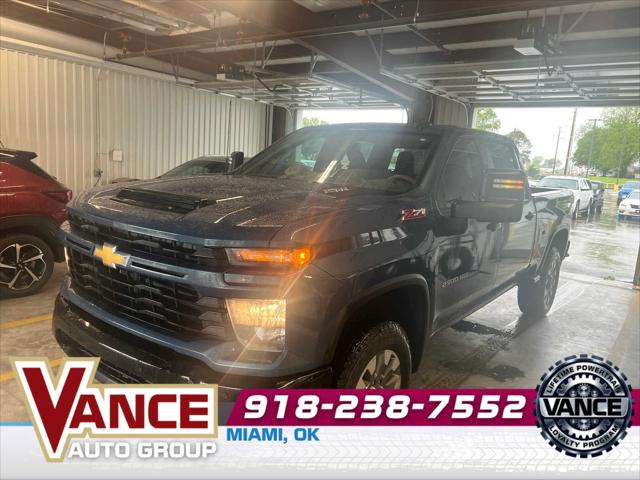 2025 Chevrolet Silverado 2500HD 4WD Crew Cab Standard Bed Custom
