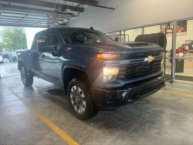 2025 Chevrolet Silverado 2500HD 4WD Crew Cab Standard Bed Custom