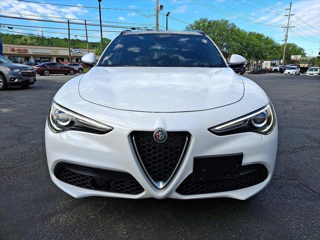 2022 Alfa Romeo Stelvio Ti AWD 2022 Alfa Romeo Stelvio Ti AWD