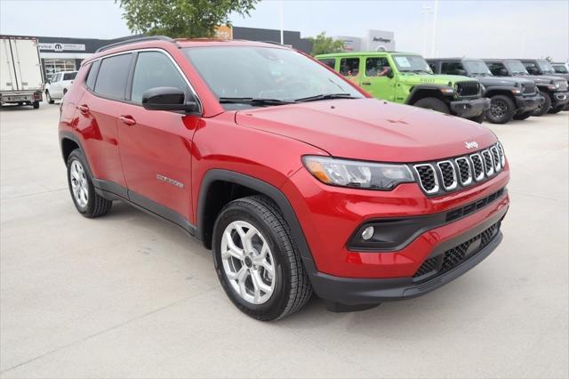 2025 Jeep Compass COMPASS LATITUDE 4X4