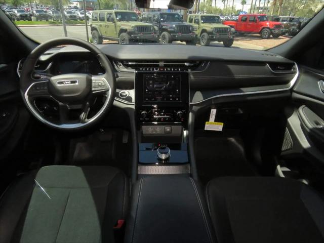 2025 Jeep Grand Cherokee Altitude X 4x4