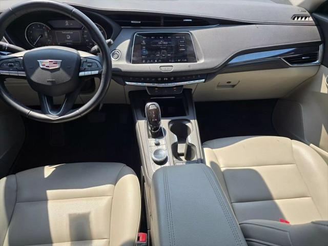 2021 Cadillac XT4 FWD Luxury