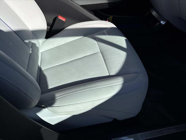 2025 Cadillac iQ Luxury w/1SC