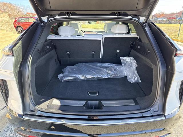2025 Cadillac iQ Luxury w/1SC
