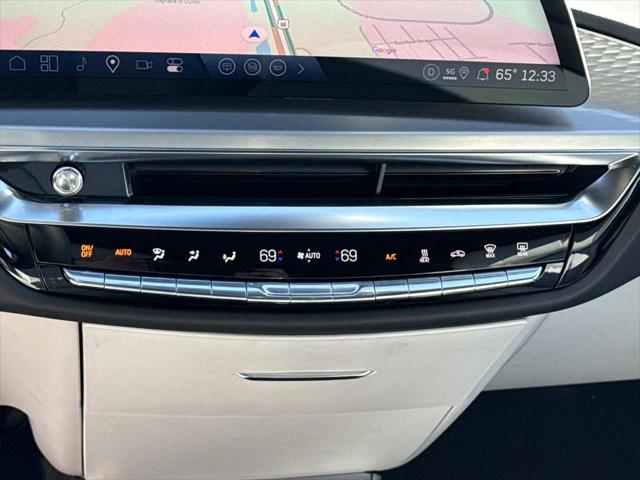 2025 Cadillac iQ Luxury w/1SC