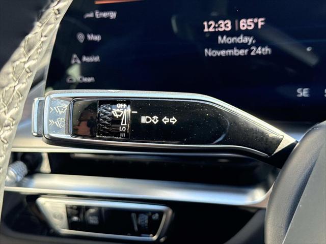 2025 Cadillac iQ Luxury w/1SC