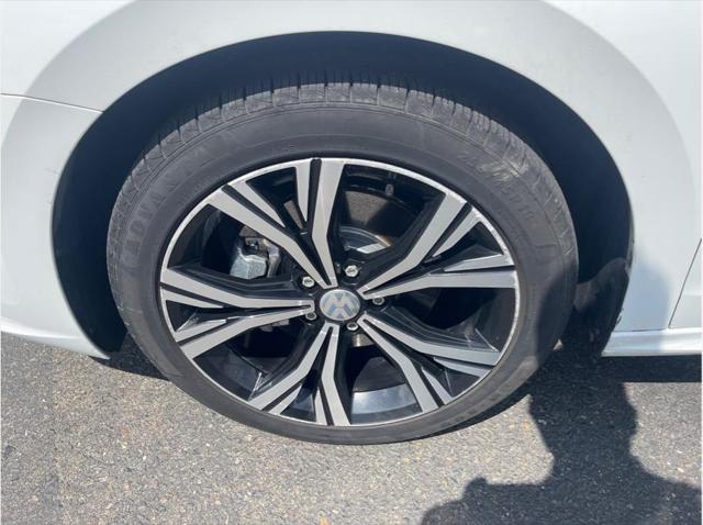 2022 Volkswagen Passat 2.0T SE