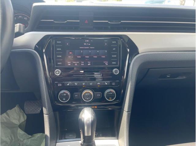 2022 Volkswagen Passat 2.0T SE