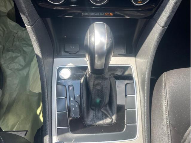 2022 Volkswagen Passat 2.0T SE