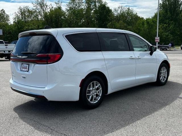 2025 Chrysler Pacifica PACIFICA SELECT
