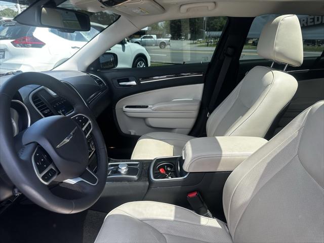 2023 Chrysler 300 Touring L