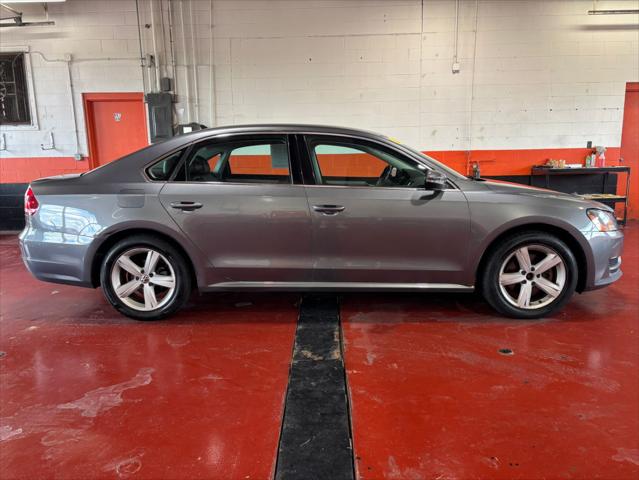 2012 Volkswagen Passat 2.5L SE for sale in Franklin, OH