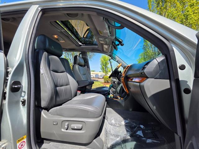2005 Lexus GX 470 470 4X4 / V8 4.7L / 8-Passenger / Fully Loaded