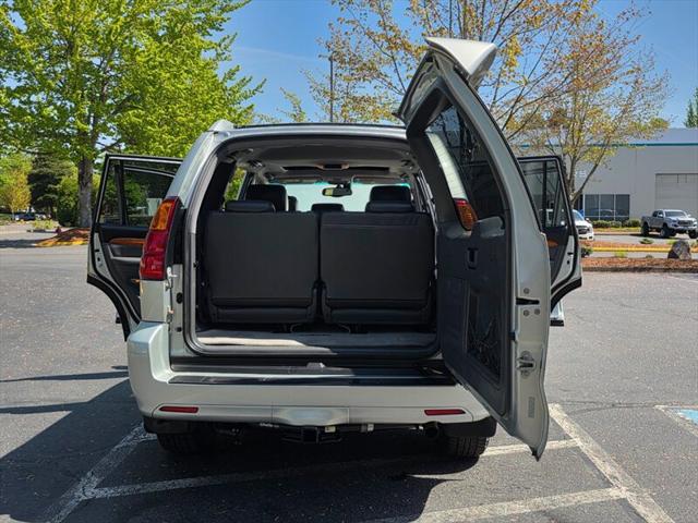 2005 Lexus GX 470 470 4X4 / V8 4.7L / 8-Passenger / Fully Loaded