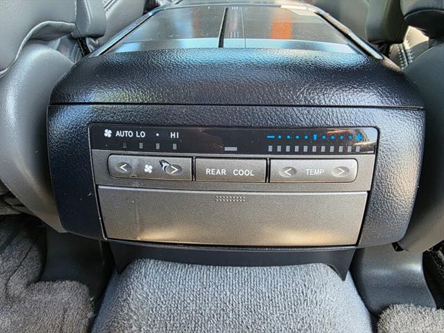 2005 Lexus GX 470 470 4X4 / V8 4.7L / 8-Passenger / Fully Loaded