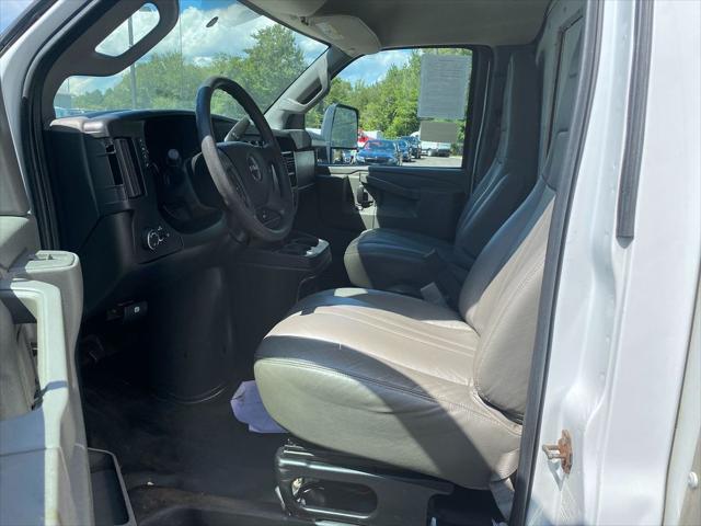 2017 GMC Savana Cutaway Work Van