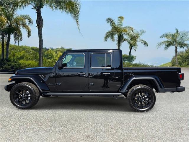 2025 Jeep Gladiator GLADIATOR NIGHTHAWK 4X4