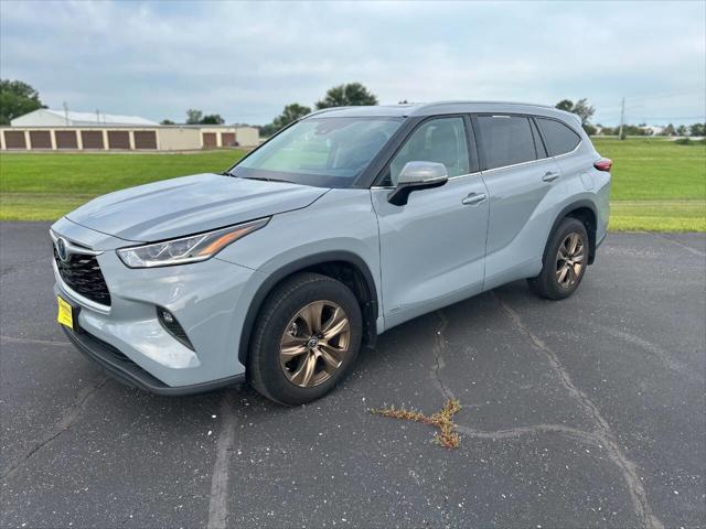 2022 Toyota Highlander Hybrid XLE Bronze Edition