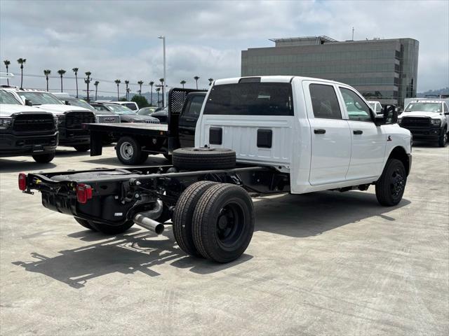 2025 RAM Ram 3500 Chassis Cab RAM 3500 TRADESMAN CREW CAB CHASSIS 4X4 60 CA