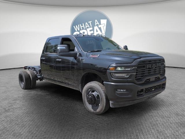 2025 RAM Ram 3500 Chassis Cab RAM 3500 TRADESMAN CREW CAB CHASSIS 4X4 60 CA