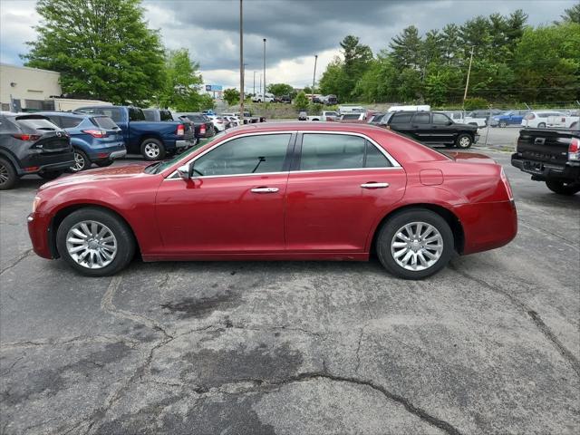 2014 Chrysler 300 4dr Sdn RWD