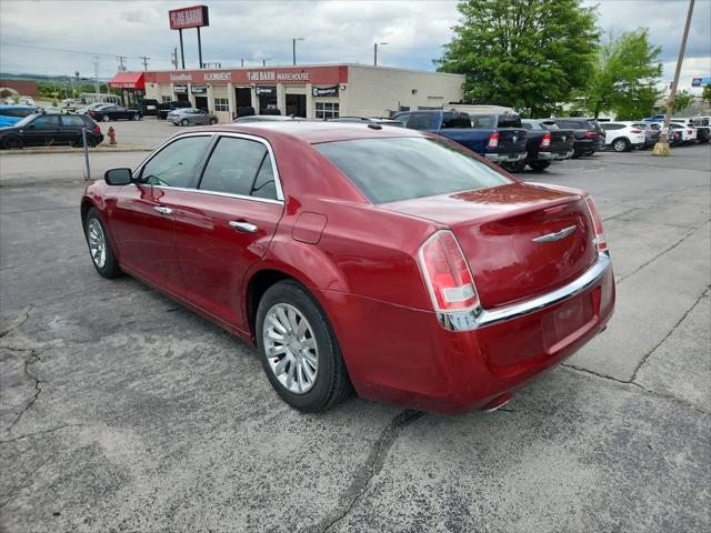 2014 Chrysler 300 4dr Sdn RWD