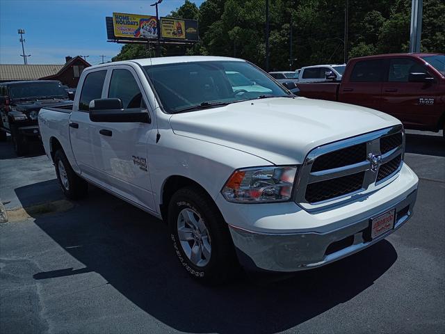 2022 RAM 1500 Classic SLT Crew Cab 4x2 57 Box