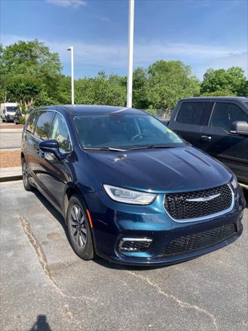 2022 Chrysler Pacifica Hybrid Touring L