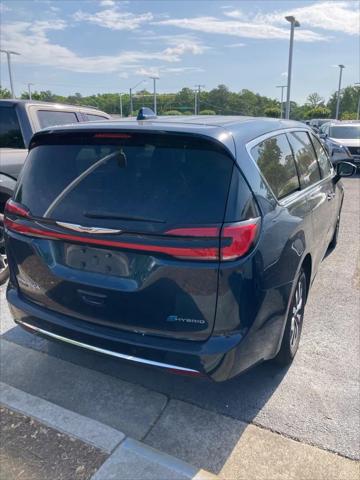 2022 Chrysler Pacifica Hybrid Touring L